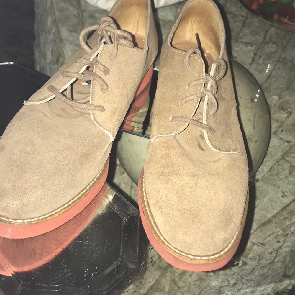 Comfortable stylish shoes in great condition.